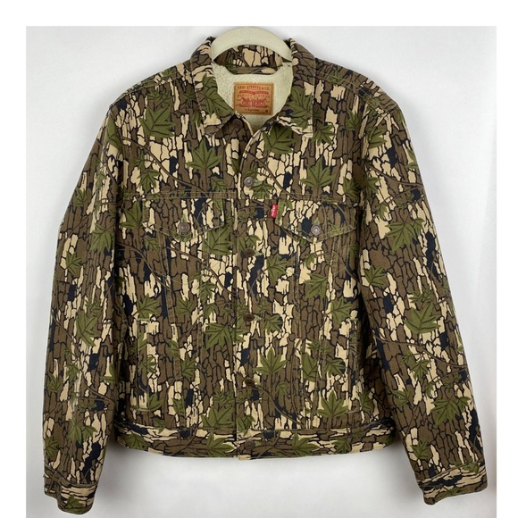 Levi's Other - Levi’s x Supreme Camo Trucker Jacket